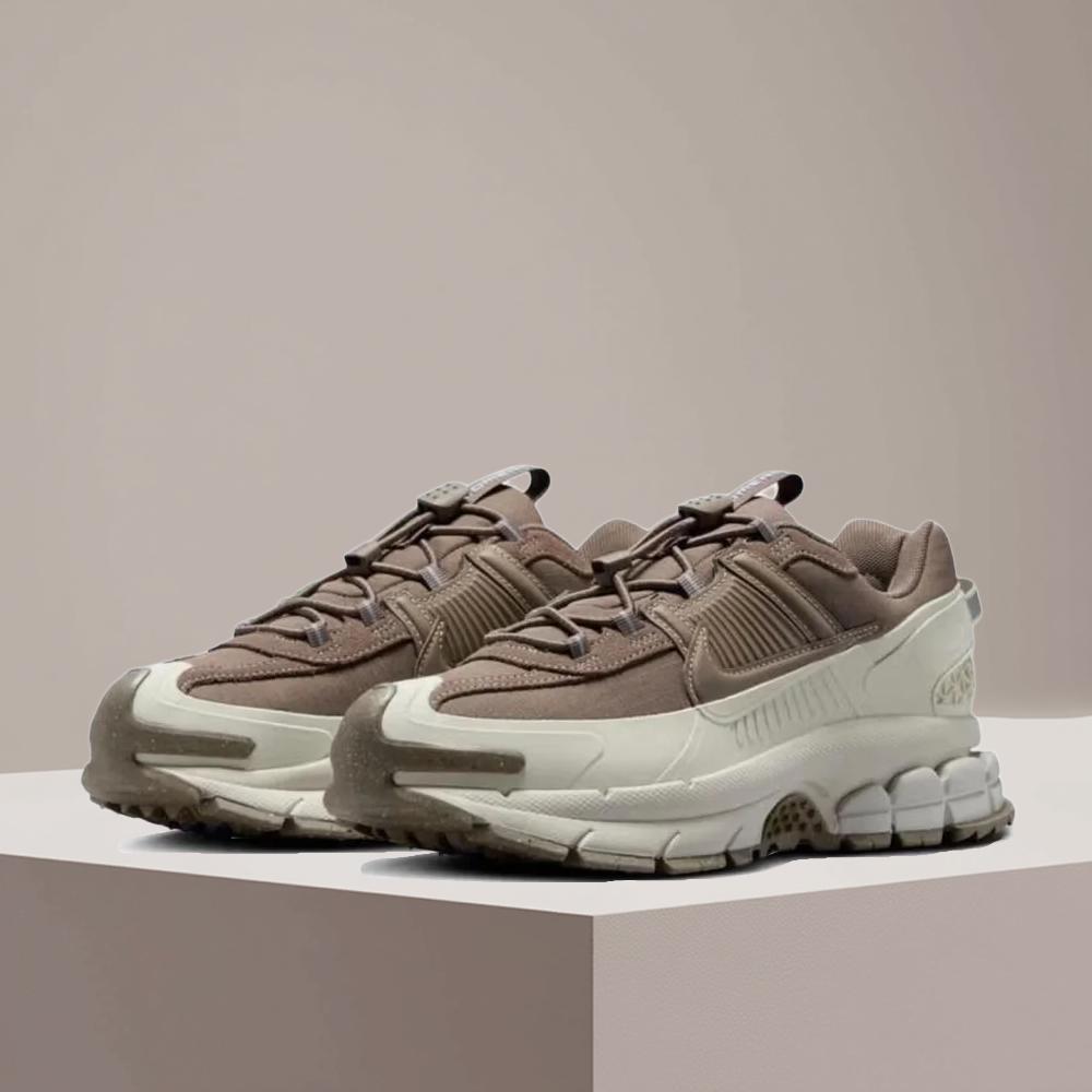 Nike Shoes Air Max 90 - Nike Vomero 5 Roam Soft Comfort